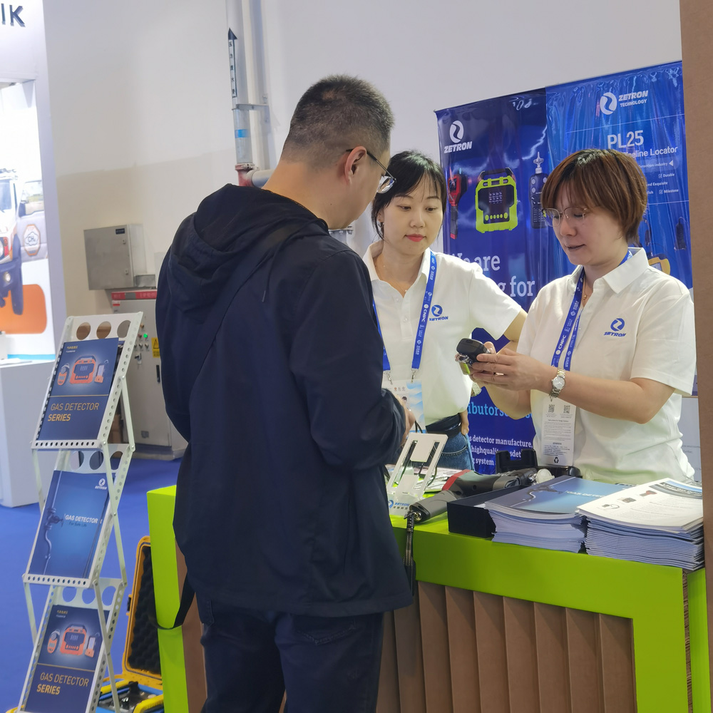 技術(shù)團(tuán)隊(duì)專業(yè)服務(wù),提升品牌影響力 技術(shù)團(tuán)隊(duì)專業(yè)服務(wù),提升品牌影響力